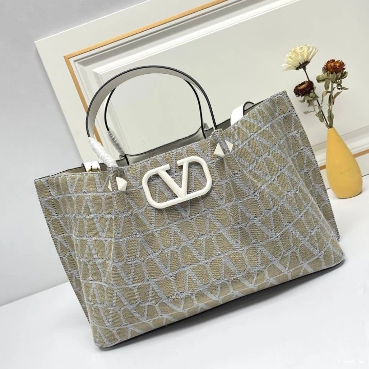 86805 Valentino EasyMatch Shopping Bags 0718